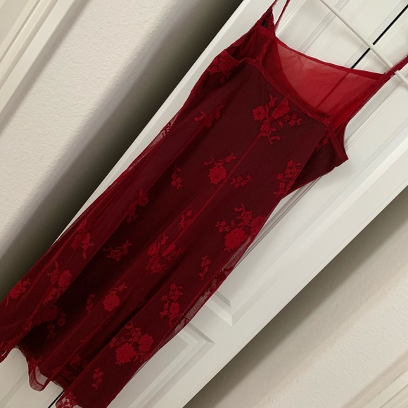 Asymmetrical red and black sheer floral dress - Picture 2 of 4